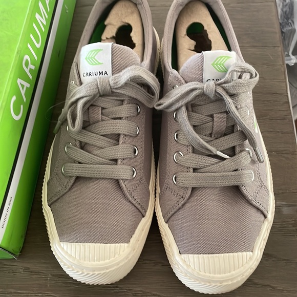 Cariuma OCA Low Mystic Gray Canvas Sneaker. Worn once. Fit is more like 7.5/8. - Picture 2 of 4